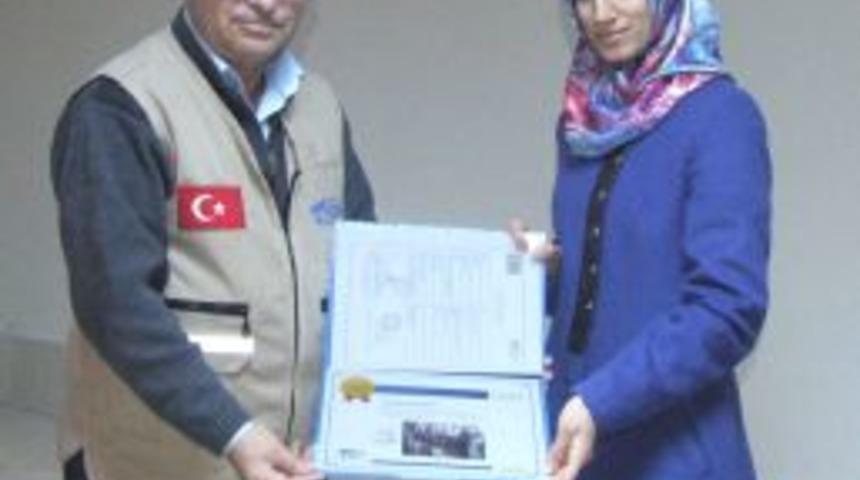 Hayırsever Kadından Kimse Yok Mu Aracılığı Ile Pakistan&rsquo;a Su Kuyusu