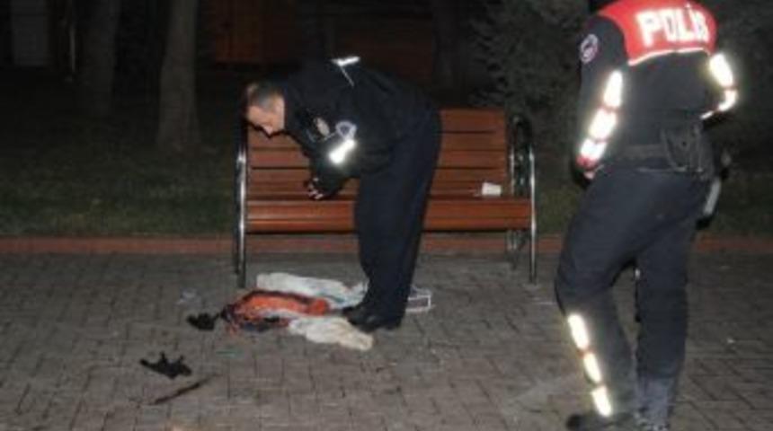 Cami Bah&ccedil;esinde Ş&uuml;pheli &Ccedil;anta Paniği