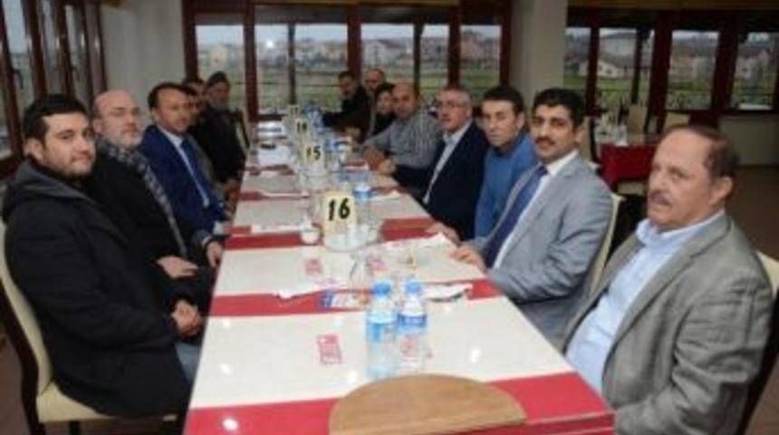 Başkan Karabalık Sapanca Yolu Esnafıyla Buluştu