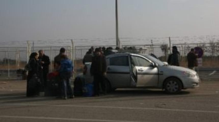 Suriyelilerin T&uuml;rkiye'ye Giriş - &Ccedil;ıkışları S&uuml;r&uuml;yor