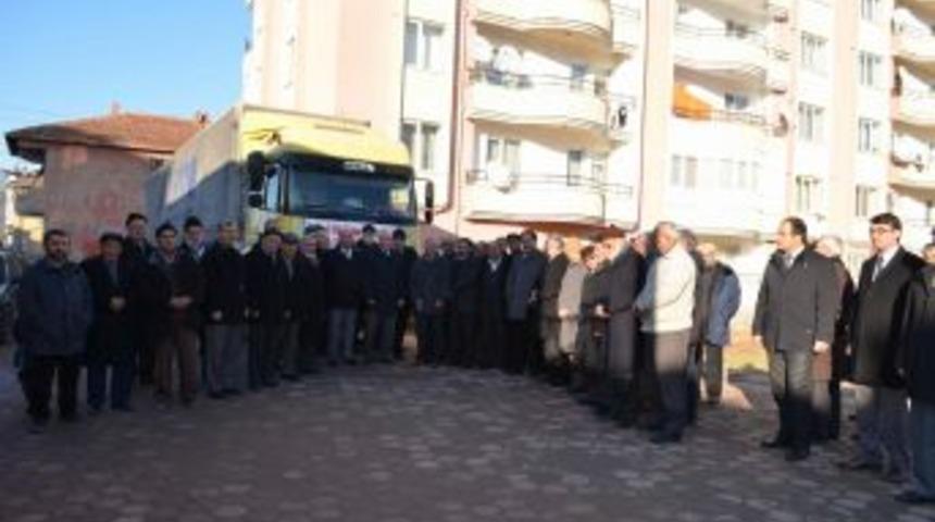 Sarıkayalılardan Suriyeli Sığınmacılara Bir TIR Dolusu Yardım