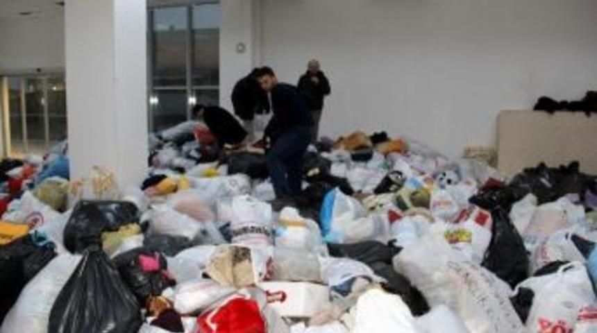 Ak Gen&ccedil;ler Yardımlarını S&uuml;rd&uuml;r&uuml;yor