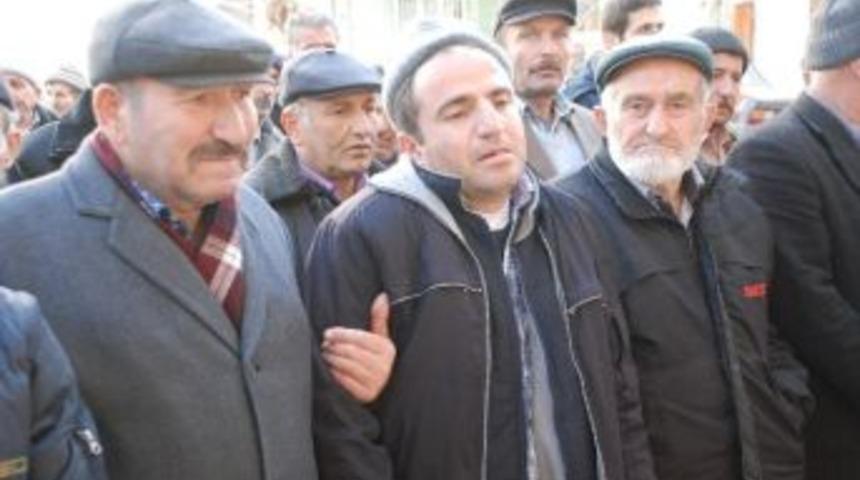 Yangında &Ouml;len Anne Ve &Ccedil;ocukları Toprağa Verildi