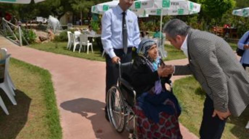 Konyaaltı Belediyesi, 40 Bin Kişiye &Uuml;cretsiz Sağlık Ve Bakım Hizmeti Verecek