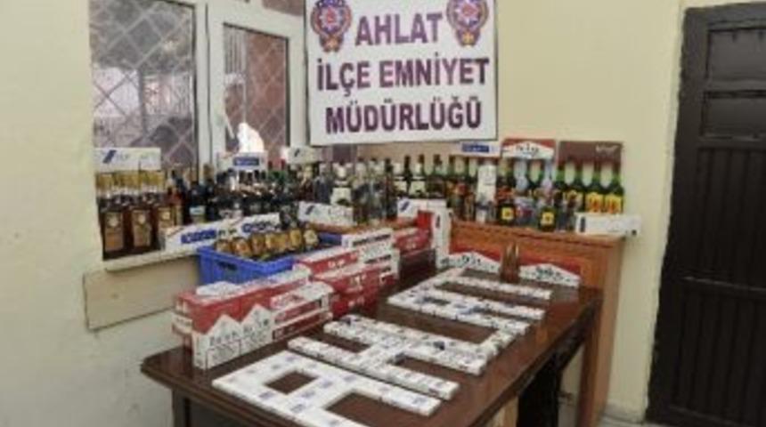 Ahlat&rsquo;ta Ka&ccedil;ak Alkol Ve Sigara Operasyonu