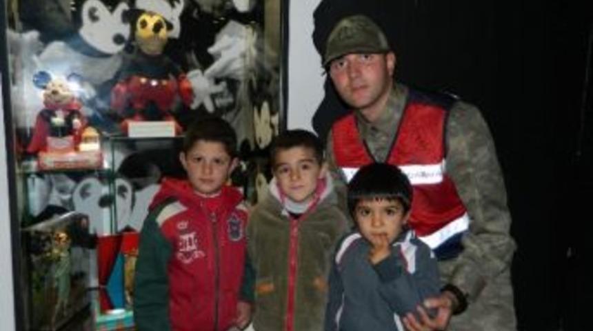 Jandarma &Ouml;ğrencileri Oyun Ve Oyuncak M&uuml;zesine G&ouml;t&uuml;rd&uuml;