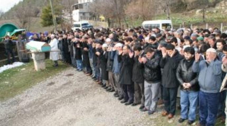 Gazeteci Kozca, Memleketi Devrek&rsquo;te Toprağa Verildi