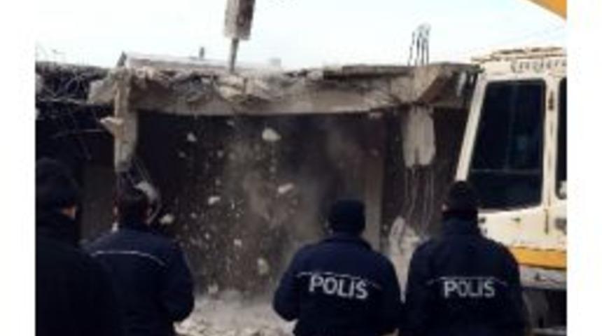 Osmangazi&rsquo;de Yılın İlk Ka&ccedil;ak Yıkımı