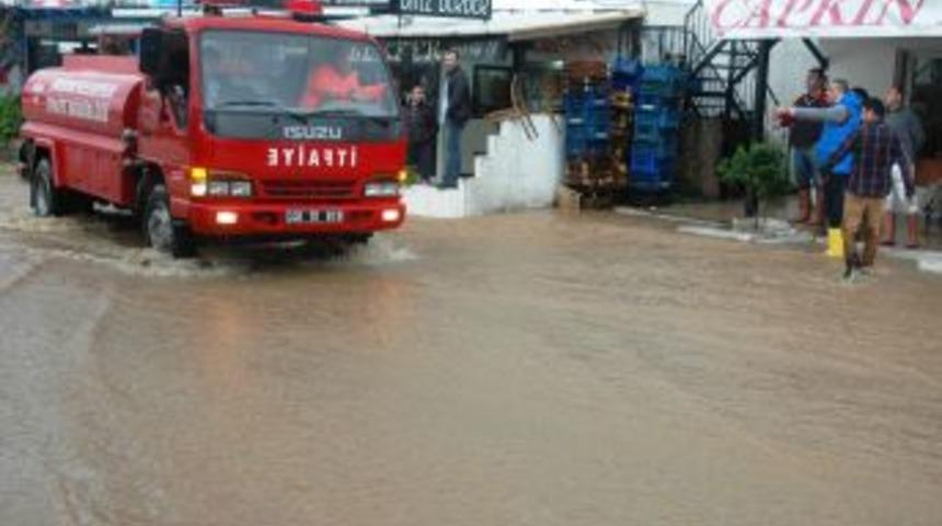 Bodrum Sokakları Dereye D&ouml;nd&uuml;