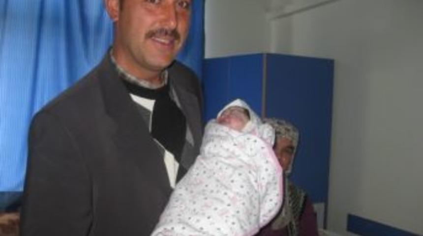 &Ouml;demiş&rsquo;te Yeni Yılın İlk Bebeği Heyecanı