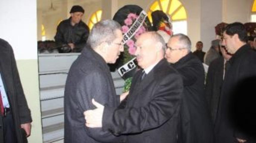 Başkan Vergili&rsquo;nin Annesi Son Yolculuğuna Uğurlandı