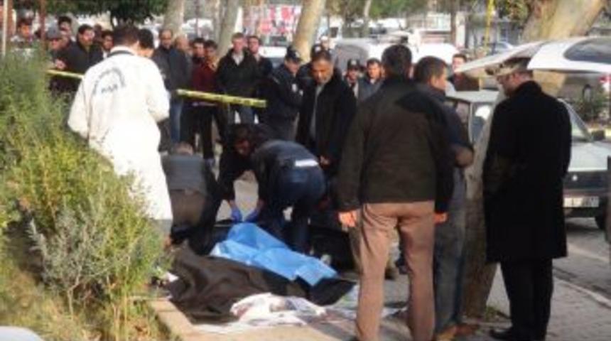 Eski Kız Arkadaşını &Ouml;ld&uuml;rd&uuml;kten Sonra Kendi Canına Da Kıydı