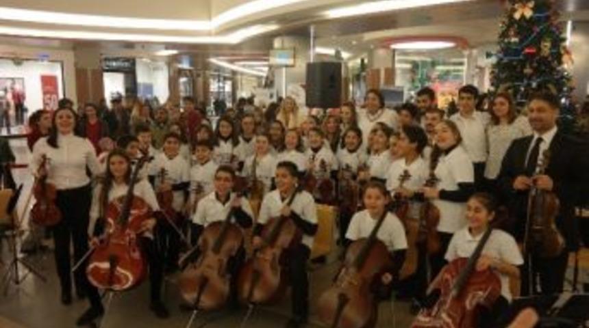 Oda Orkestrası Yeni Yıl Konseri Verdi