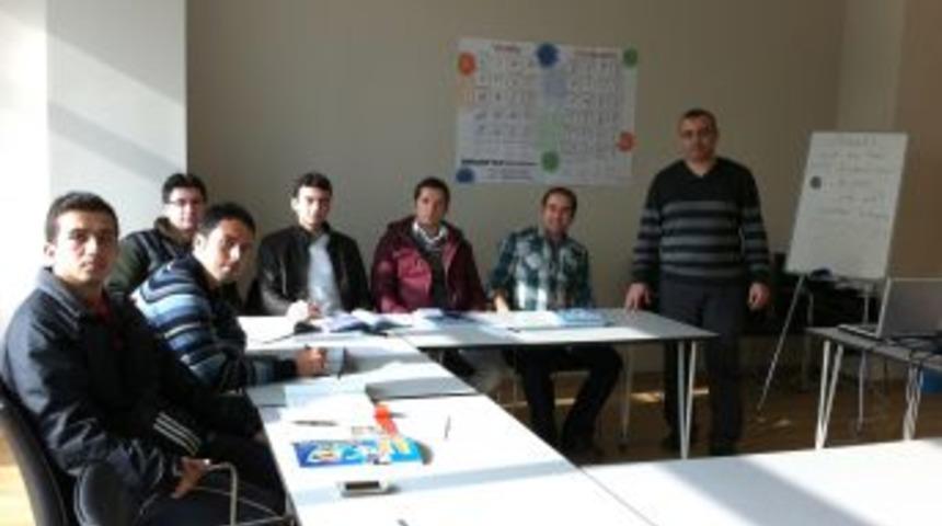 BİEDER &Uuml;yesi &Ouml;ğretmenler İngilizce &Ouml;ğreniyor