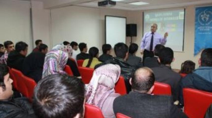 Okul Temsilcileri Gen&ccedil;lik Merkezinde Toplandı