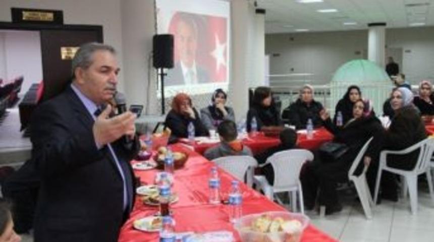 Demirtaş, Kursiyerler İle Bir Araya Geldi