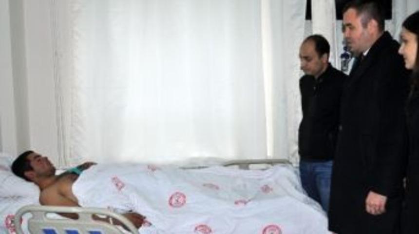 Suriye Sınırında Yaralanan Asker Ziyaret Edildi