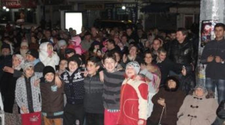Burhaniye&rsquo;de Coşkulu Yeni Yıl Karşılaması