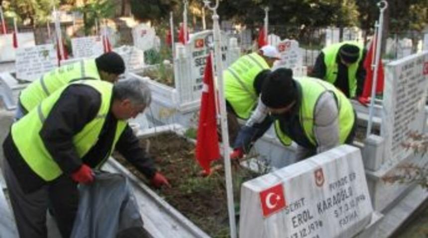 İlkadım&rsquo;dan Şehitliğe 3 Bin &Ccedil;i&ccedil;ek
