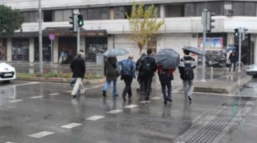 İzmirliler Bir G&uuml;nde İki Mevsim Yaşadı