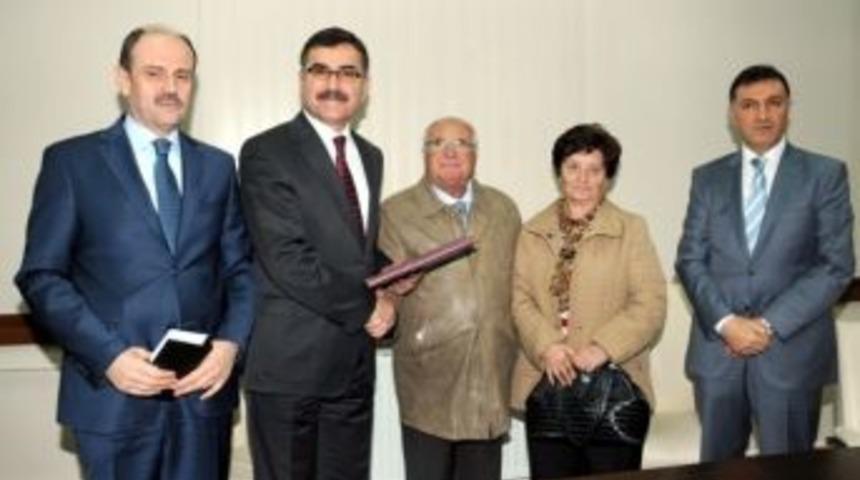 Emekli &Ouml;ğretmen 18 Derslikli Anadolu Lisesi Yaptıracak