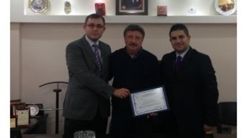 Hastane Y&ouml;netiminden Ticaret Borsasına Plaket