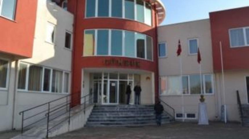 &Ccedil;erkezk&ouml;y&rsquo;&uuml;n 2013 Yılı Cari A&ccedil;ığı 980 Milyon Tl