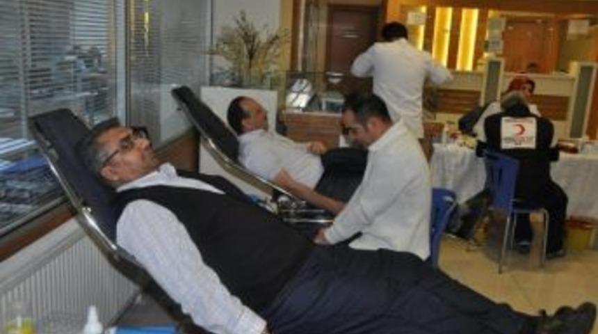 Meram Belediyesi &Ccedil;alışanlarından Kan Bağışı