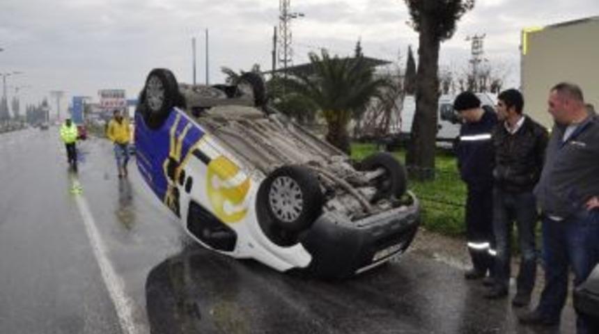 Torbalı&rsquo;da Ara&ccedil; Devrildi: 1 Yaralı
