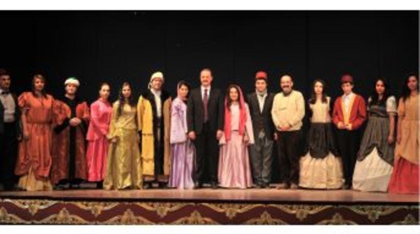 Konservatuar &Ouml;ğrencilerine Moral Ziyareti