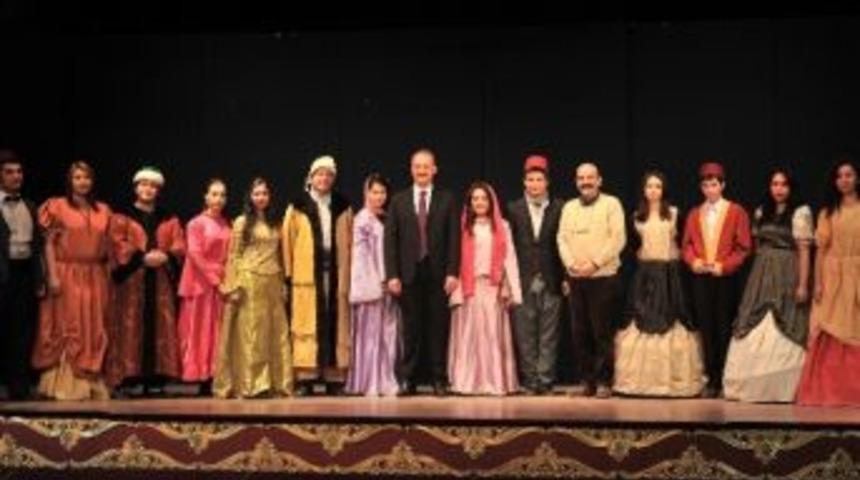 Akg&uuml;l&rsquo;den Konservatuar &Ouml;ğrencilerine Moral Ziyareti