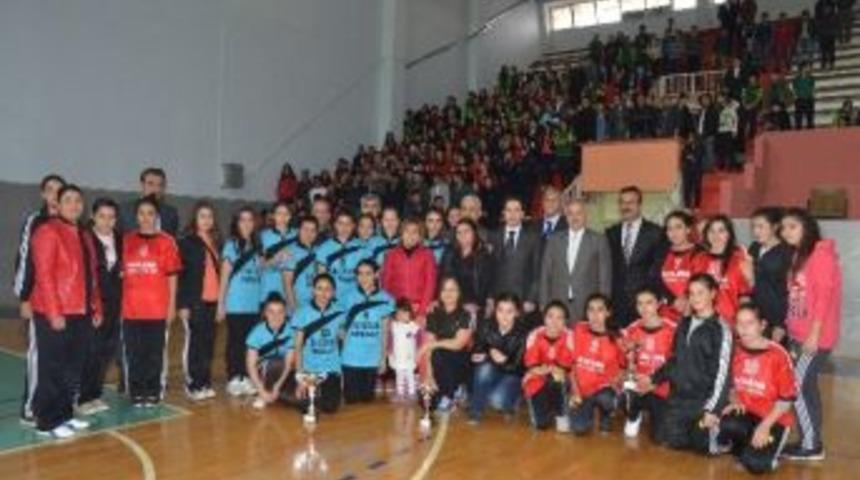 Kozan&rsquo;da Liseler Arası Voleybol Turnuvası