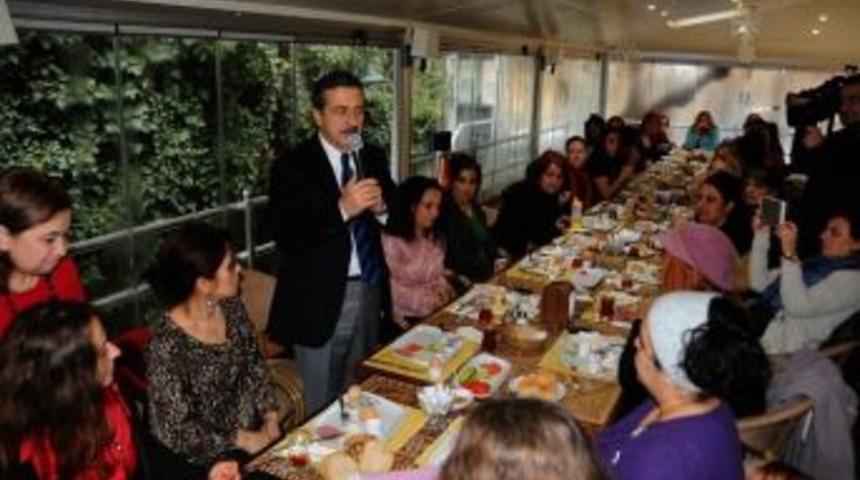 Başkan Ata&ccedil; Anneler Ekibi &Uuml;yeleri İle Kahvaltıda