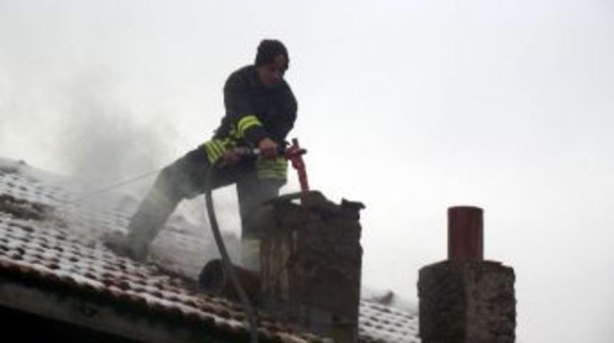 Akşehir İtfaiyesi 2013&rsquo;te 310 Yangına M&uuml;dahale Etti