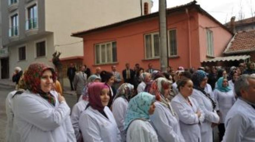 Demirci&rsquo;de Hayat Boyu &Ouml;ğrenme Ve Aktivite Merkezi A&ccedil;ıldı