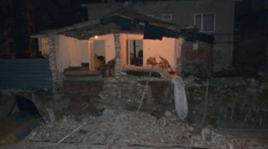 &Ccedil;ay İ&ccedil;erken Evinin Duvarları &Ccedil;&ouml;kt&uuml;