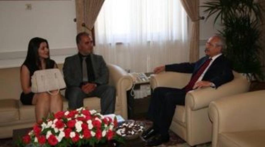 Chp'li Vekille Vıp'ten Ge&ccedil;en Aranan O Şahsın Kılı&ccedil;daroğlu İle Fotoğrafı Ortaya &Ccedil;ıktı