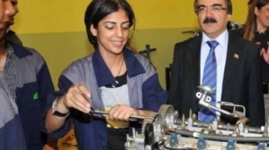 Vali Coş: &ldquo;işg&uuml;c&uuml; Yetiştirme Kursları İstihdama Katkı Sağlıyor&rdquo;