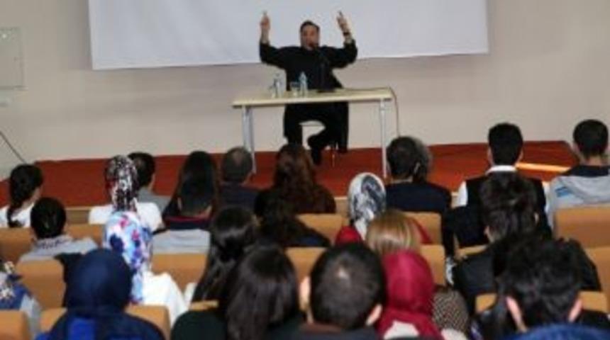 Ar&uuml;&rsquo;de &ldquo;t&uuml;rk Tiyatrosu&rdquo; Konuşuldu