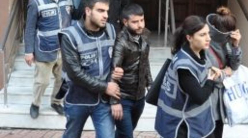 Sınav Şebekesinin Hayrete D&uuml;ş&uuml;ren Sahtecilik Hikayesi