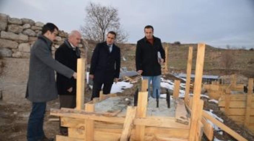 Uzun, Antik Kentte İncelemelerde Bulundu