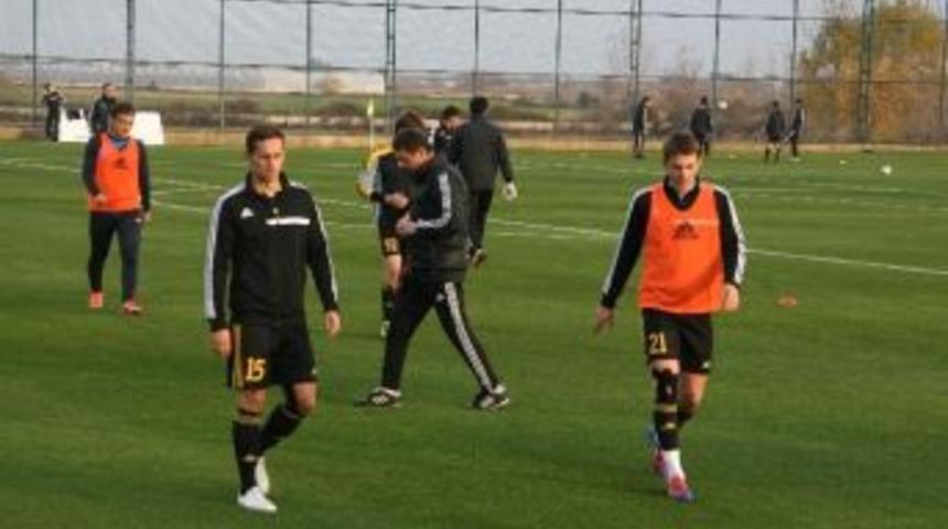 Antalya&rsquo;ya Futbol Kul&uuml;b&uuml; Akını