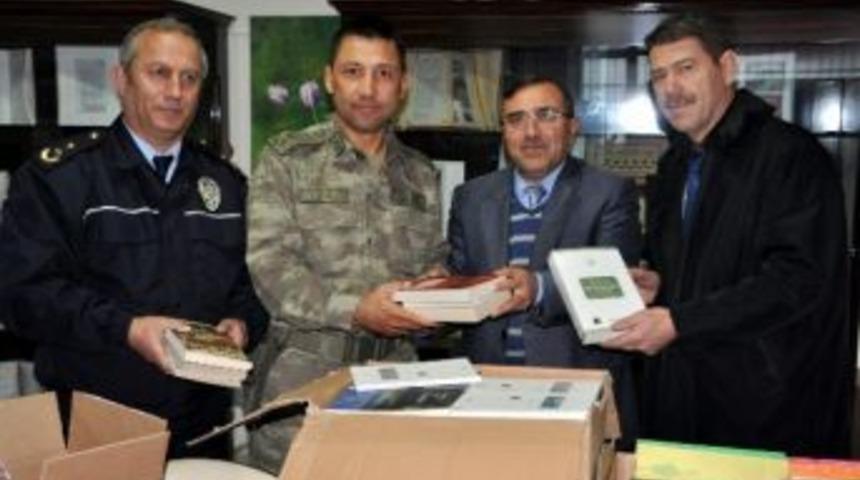 Suşehri K&uuml;t&uuml;phanesi Zenginleştiriliyor