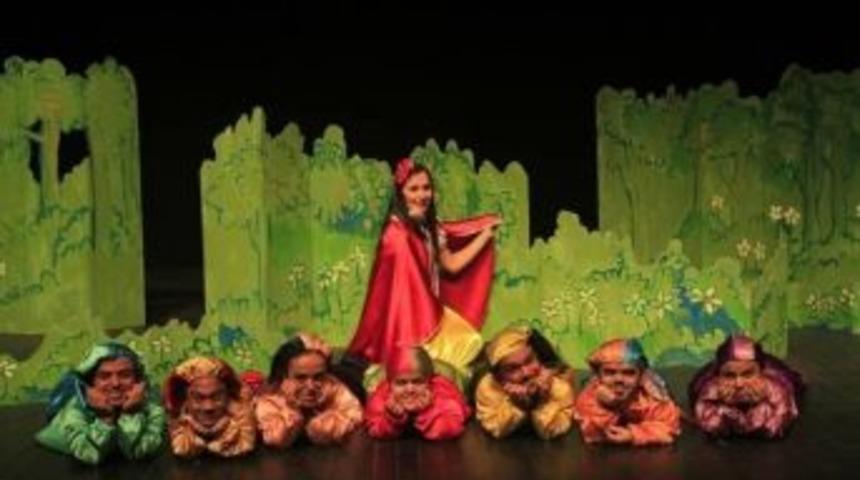 Miniklere Yeni Yılın İlk Hafta Sonunda Tiyatro Oyunu Sahnelenecek