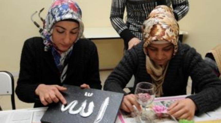 Şehitkamil Belediyesi Aile Merkezleriyle 17 Bin Anne Eğitim G&ouml;rd&uuml;