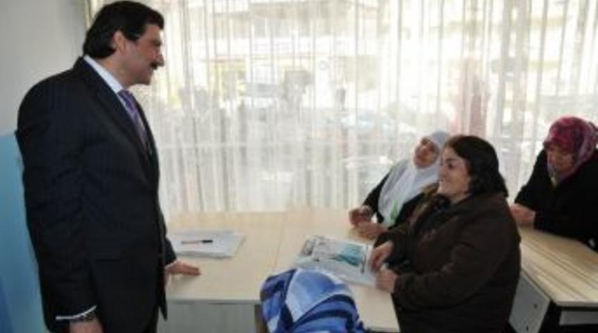 Binlerce Ke&ccedil;i&ouml;renliye &Uuml;cretsiz Eğitim Desteği