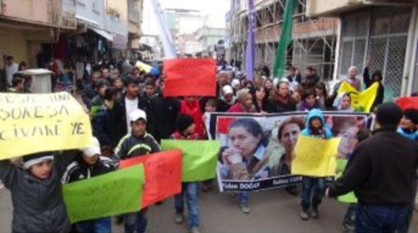 Silvan&rsquo;da 3 Pkk'lı Kadın İ&ccedil;in Y&uuml;r&uuml;y&uuml;ş D&uuml;zenlendi