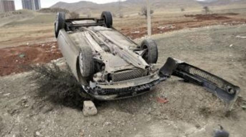 Virajı Alamayan Otomobil Takla Attı: 1 Yaralı