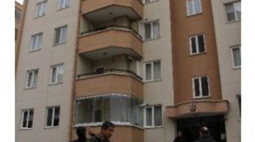 Kendisini Bı&ccedil;aklayan Kızını Merdane İle D&ouml;verek &Ouml;ld&uuml;rd&uuml;...(d&uuml;zeltme)