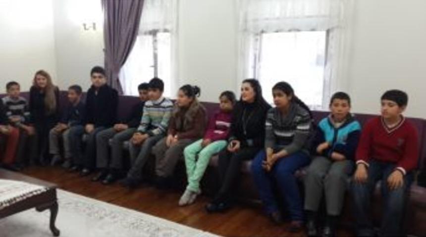 Yardıma Muhta&ccedil; &Ccedil;ocuklar Emin Ellerde